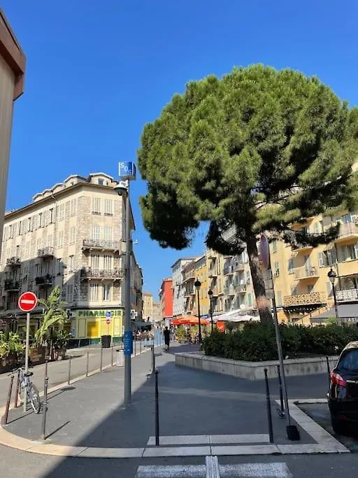 La Maison Helene & Antoine Nice Le Port 0*,